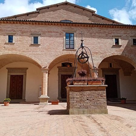 شقة La Dimora Di Pietra غوبيو المظهر الخارجي الصورة