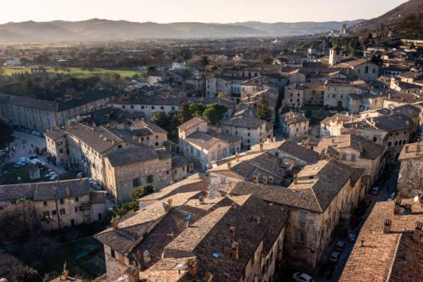 شقة La Dimora Di Pietra غوبيو المظهر الخارجي الصورة